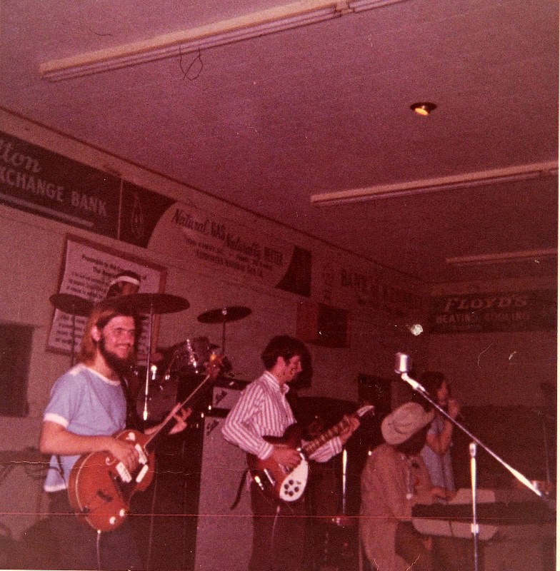 Knowbody Else: Danny Reynolds - Keith McCann (top, playing drums) - Artis Brewer, Jr. - Ronnie Smith - Jim Mangrum (American Legion Hut, Kennett, Missouri. April 1967)
